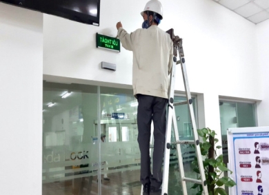 Lắt đặt đèn Exit, đèn chiếu sáng sự cố
