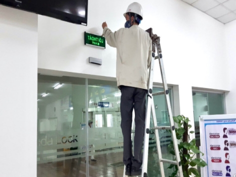 Lắt đặt đèn Exit, đèn chiếu sáng sự cố
